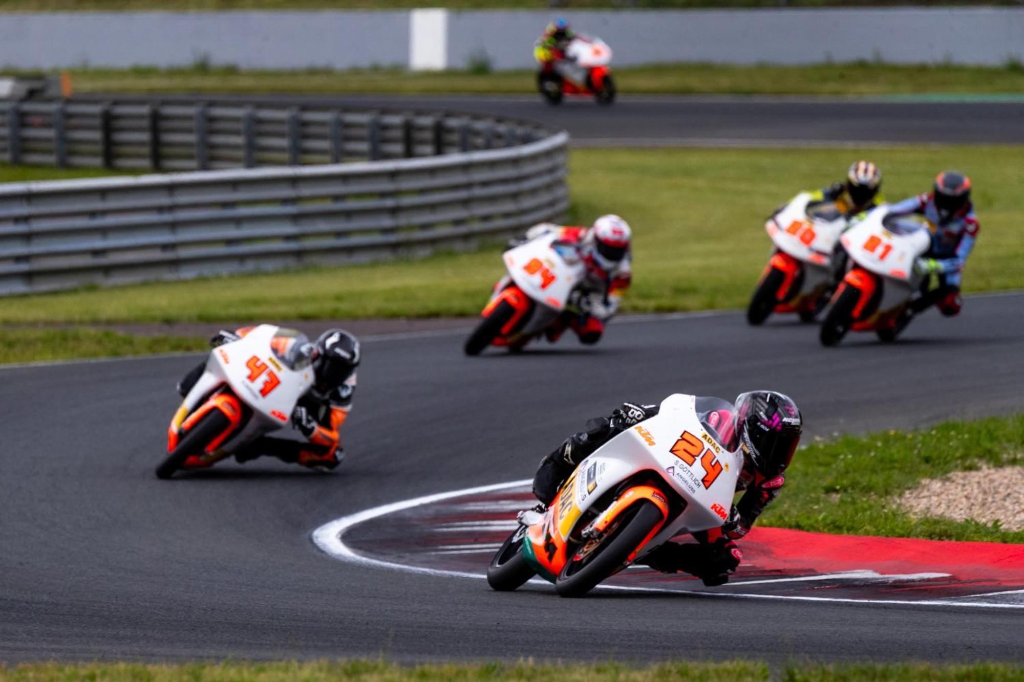 Hotel Motorsport Arena Oschersleben Ngoại thất bức ảnh
